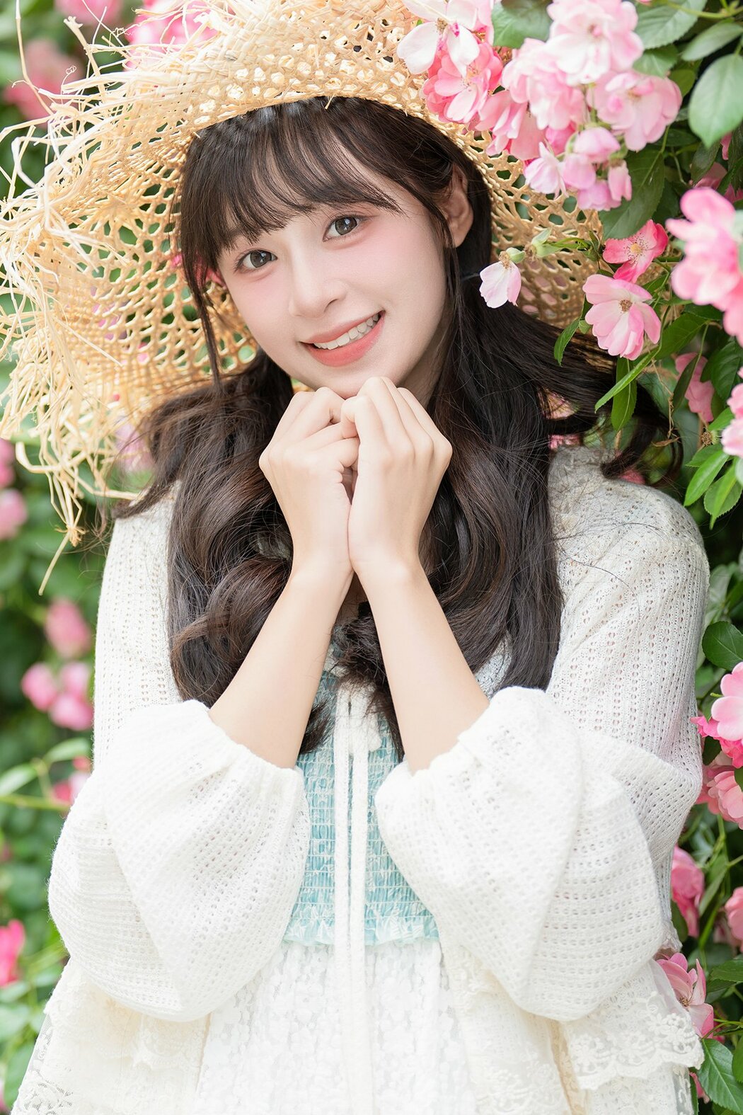 YiTuYu艺图语 Vol.9047 Xia Yu Xiao Nian (36P) Cover Photo