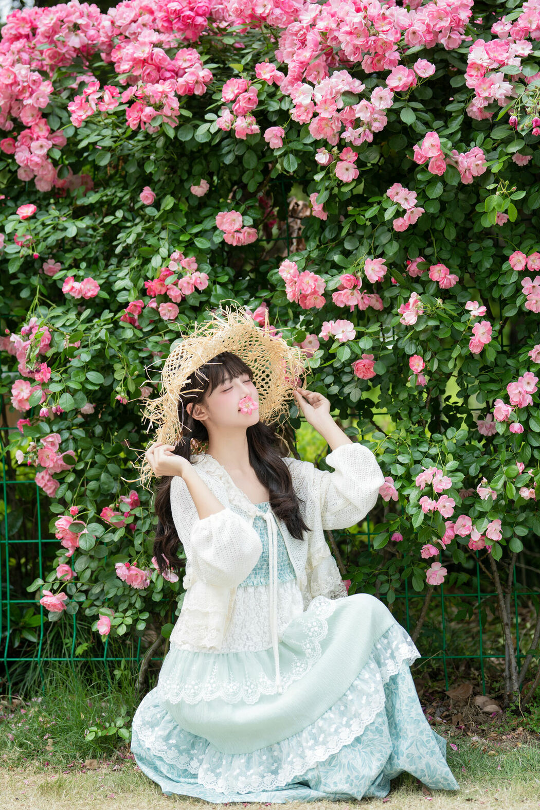 YiTuYu艺图语 Vol.9047 Xia Yu Xiao Nian (36P)