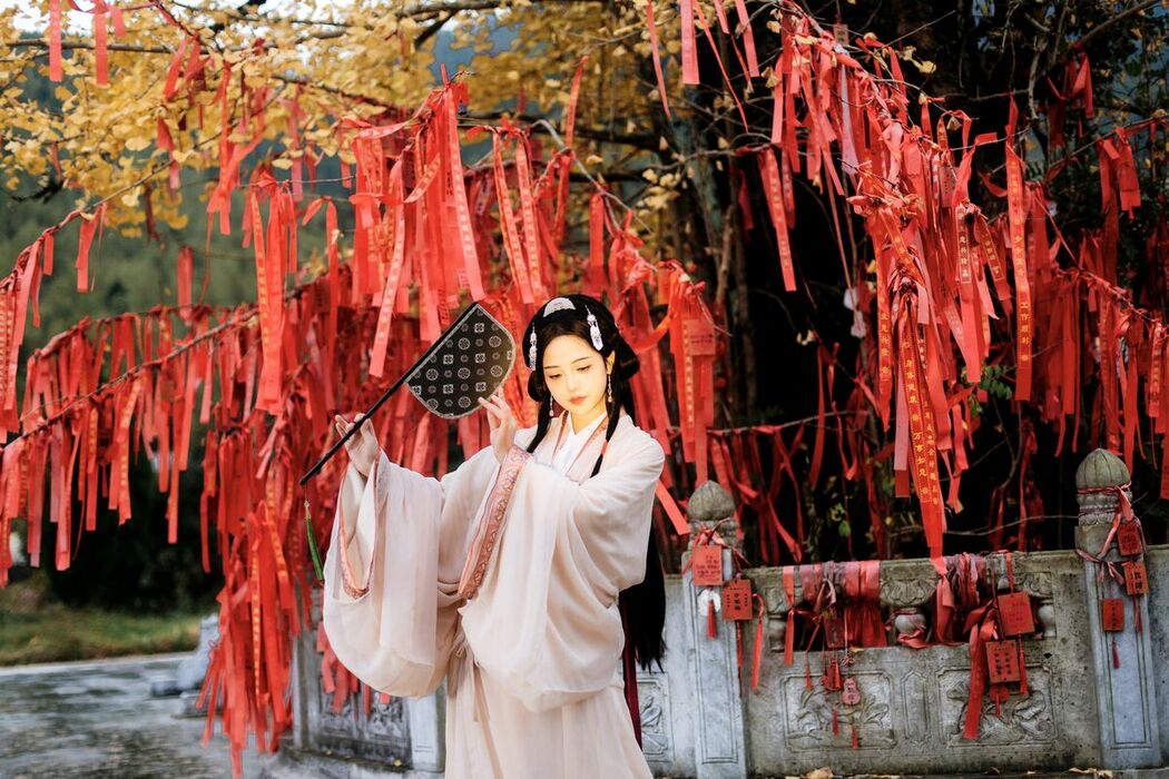 YiTuYu艺图语 Vol.9054 Qi Qi RY (28P)