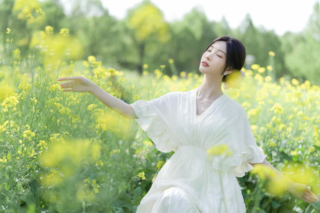 YiTuYu艺图语 Vol.9060 Zhi Zhi Wen (45P)