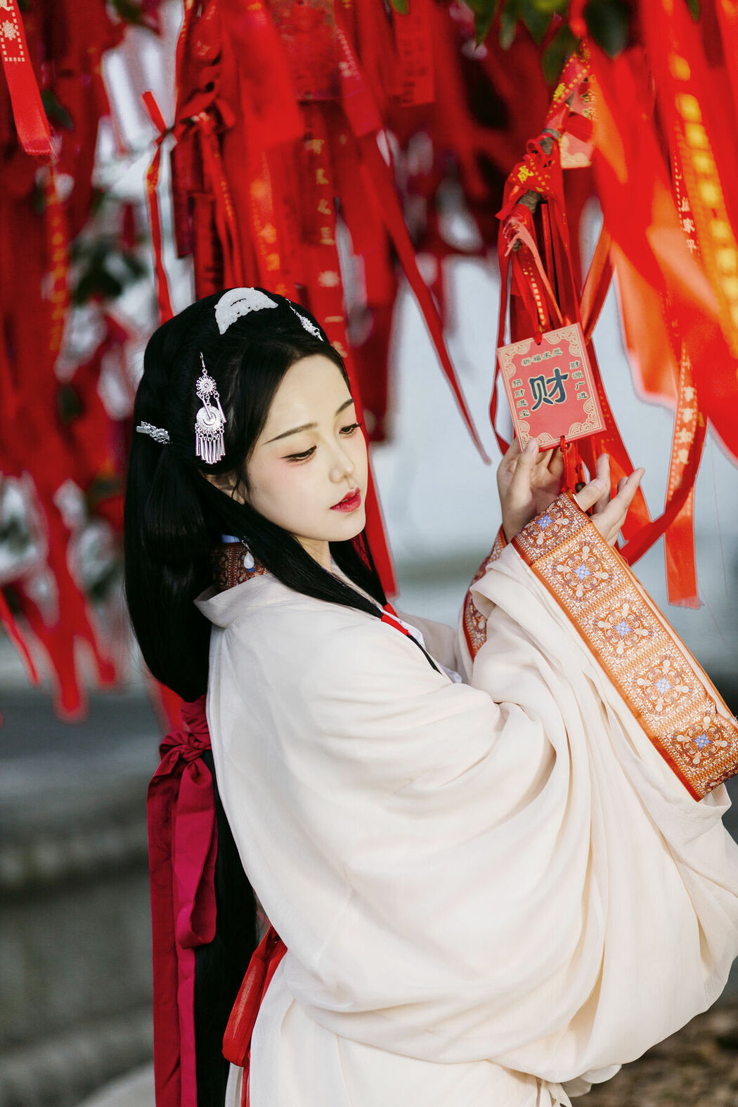 YiTuYu艺图语 Vol.9054 Qi Qi RY (28P)