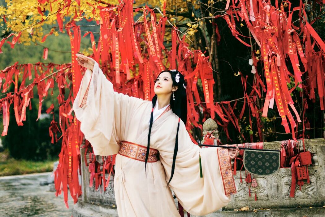 YiTuYu艺图语 Vol.9054 Qi Qi RY (28P)