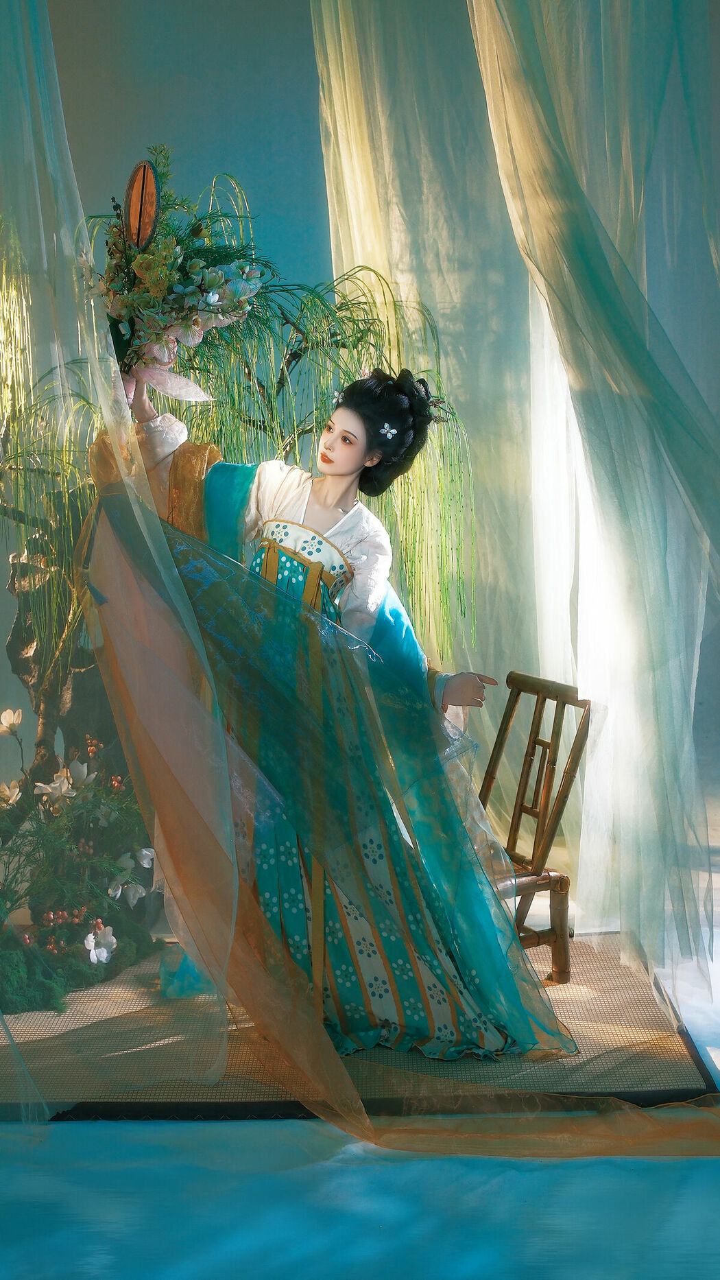 YiTuYu艺图语 Vol.9057 Qi Miao Wei Wei VV (18P)