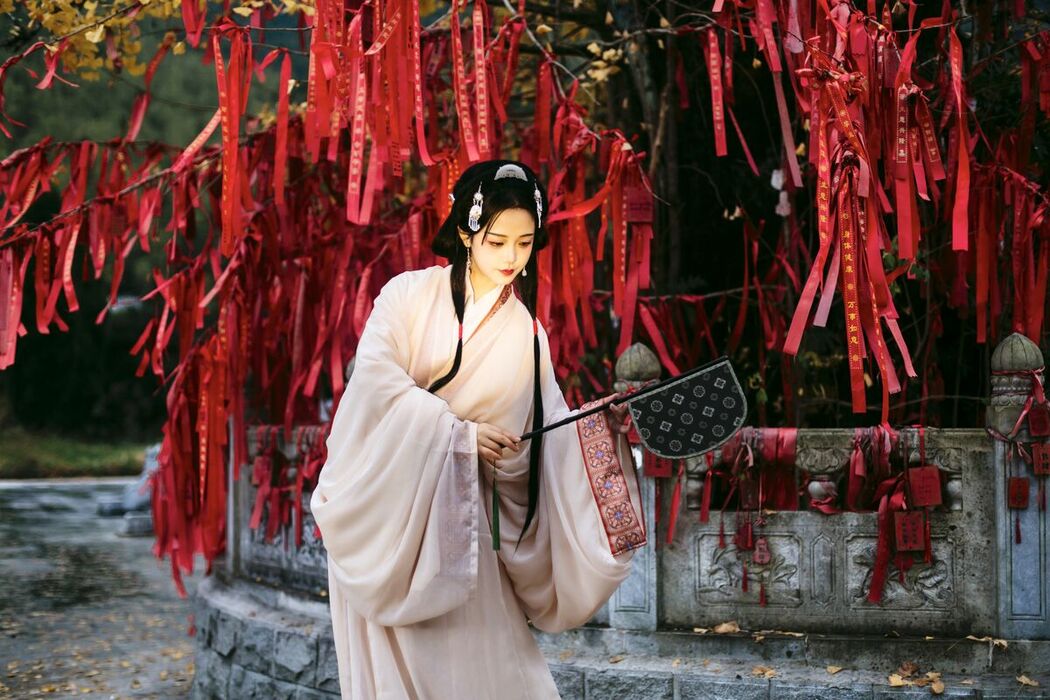 YiTuYu艺图语 Vol.9054 Qi Qi RY (28P)