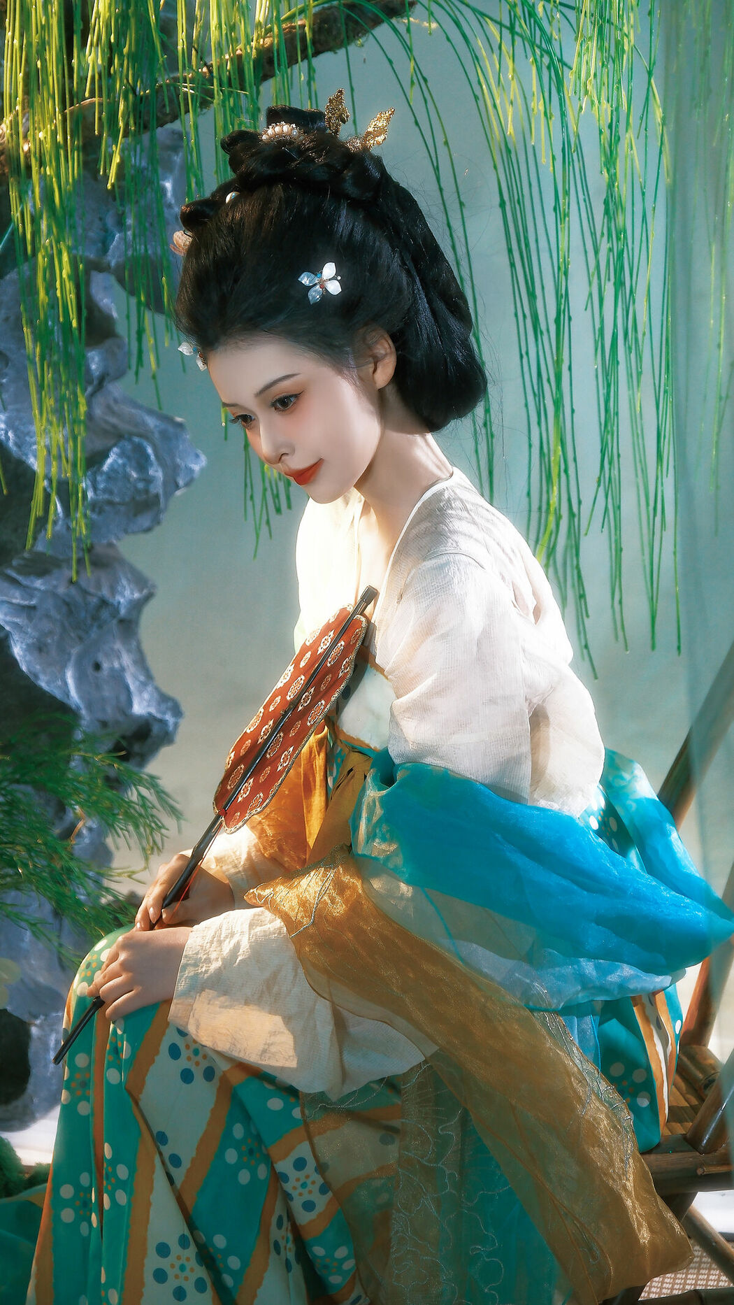 YiTuYu艺图语 Vol.9057 Qi Miao Wei Wei VV (18P)