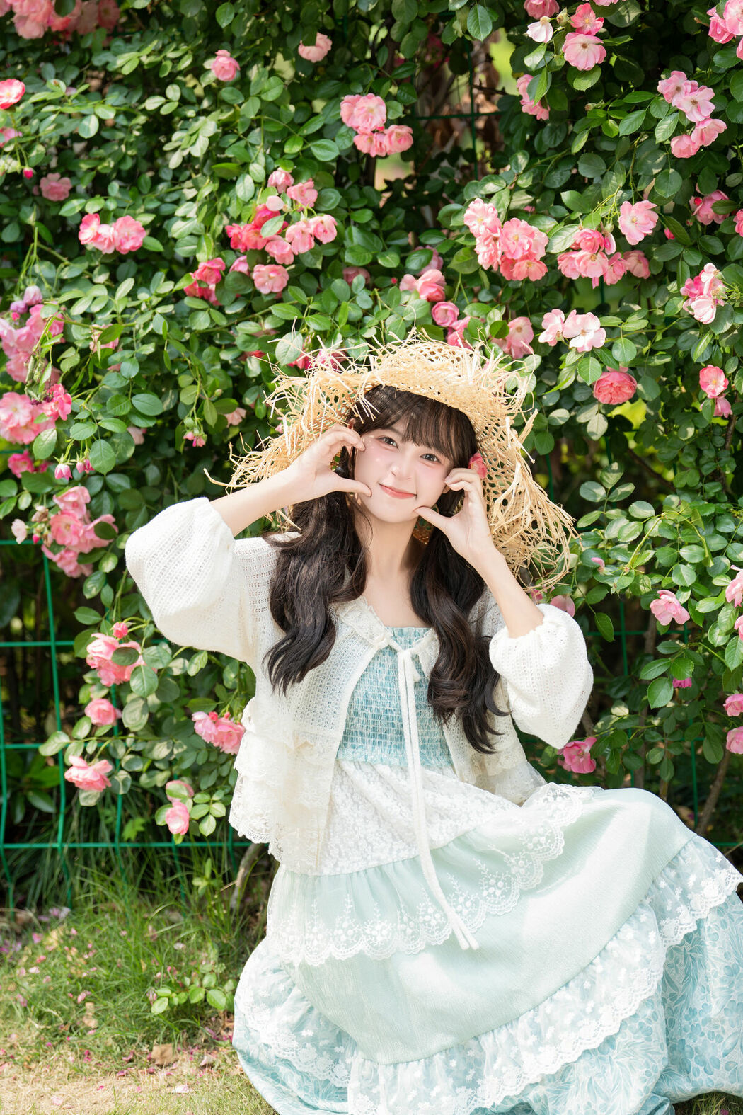 YiTuYu艺图语 Vol.9047 Xia Yu Xiao Nian (36P)