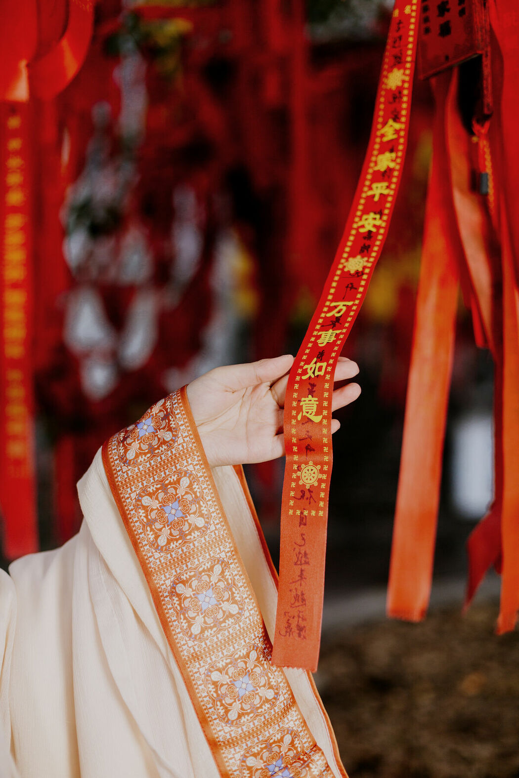 YiTuYu艺图语 Vol.9054 Qi Qi RY (28P)