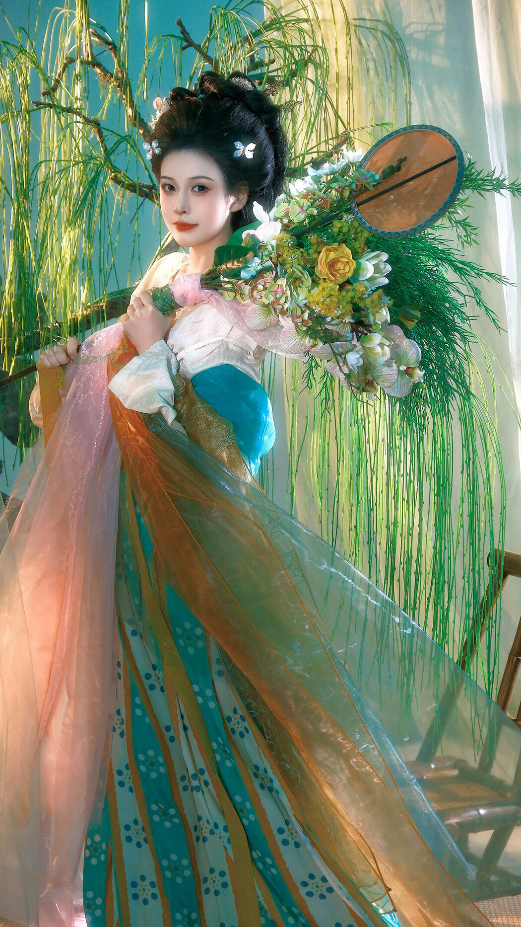 YiTuYu艺图语 Vol.9057 Qi Miao Wei Wei VV (18P)