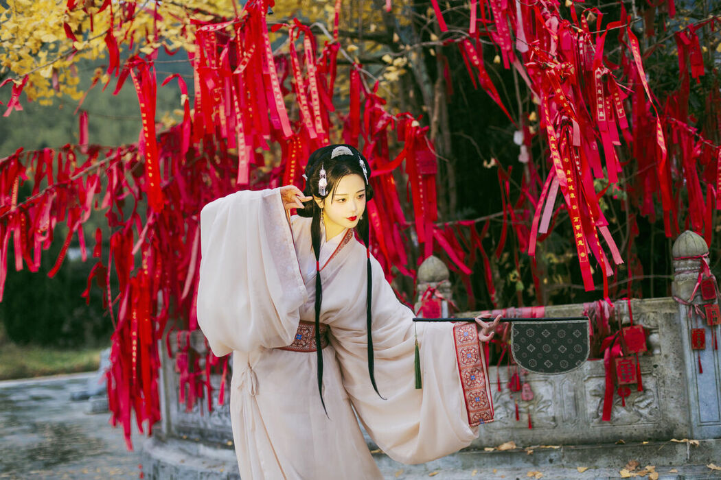 YiTuYu艺图语 Vol.9054 Qi Qi RY (28P)