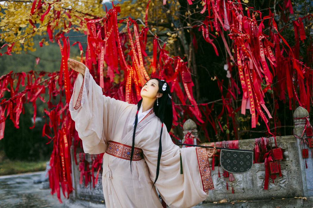 YiTuYu艺图语 Vol.9054 Qi Qi RY (28P)