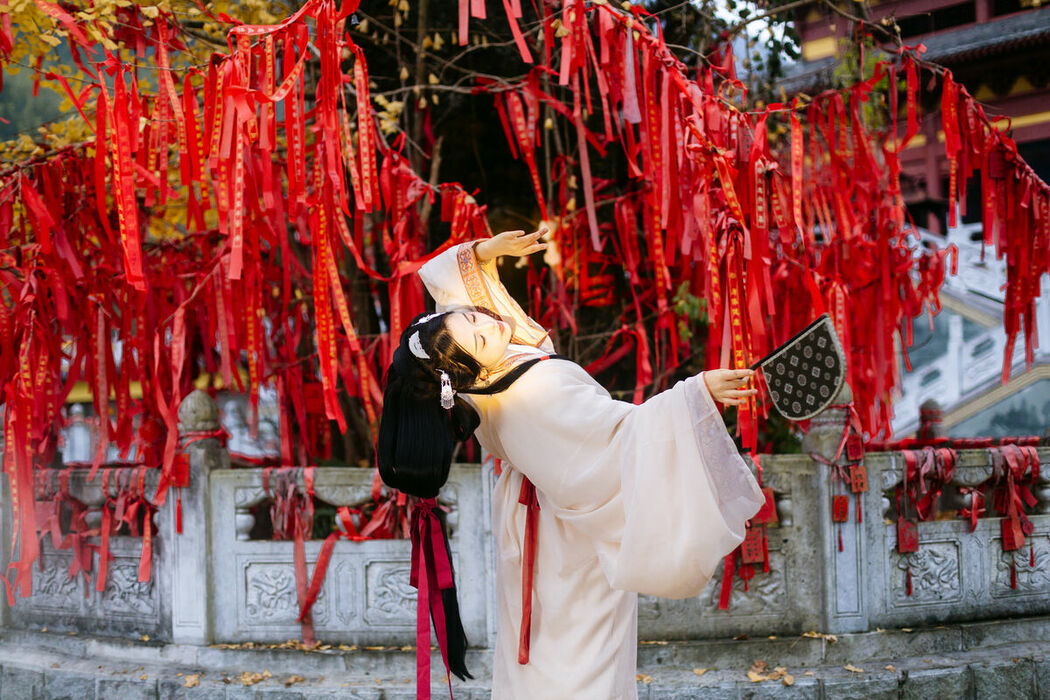 YiTuYu艺图语 Vol.9054 Qi Qi RY (28P)