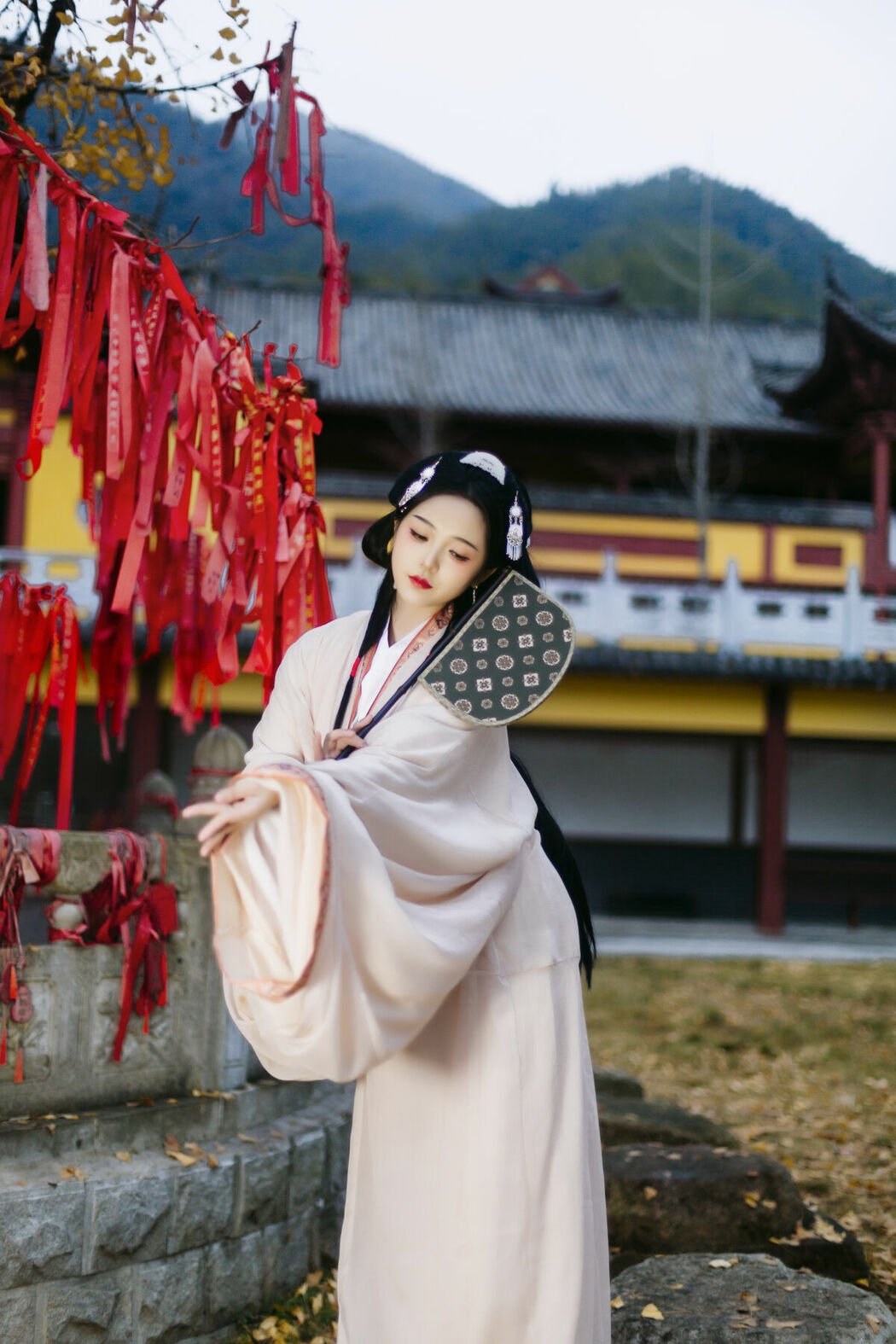 YiTuYu艺图语 Vol.9054 Qi Qi RY (28P)