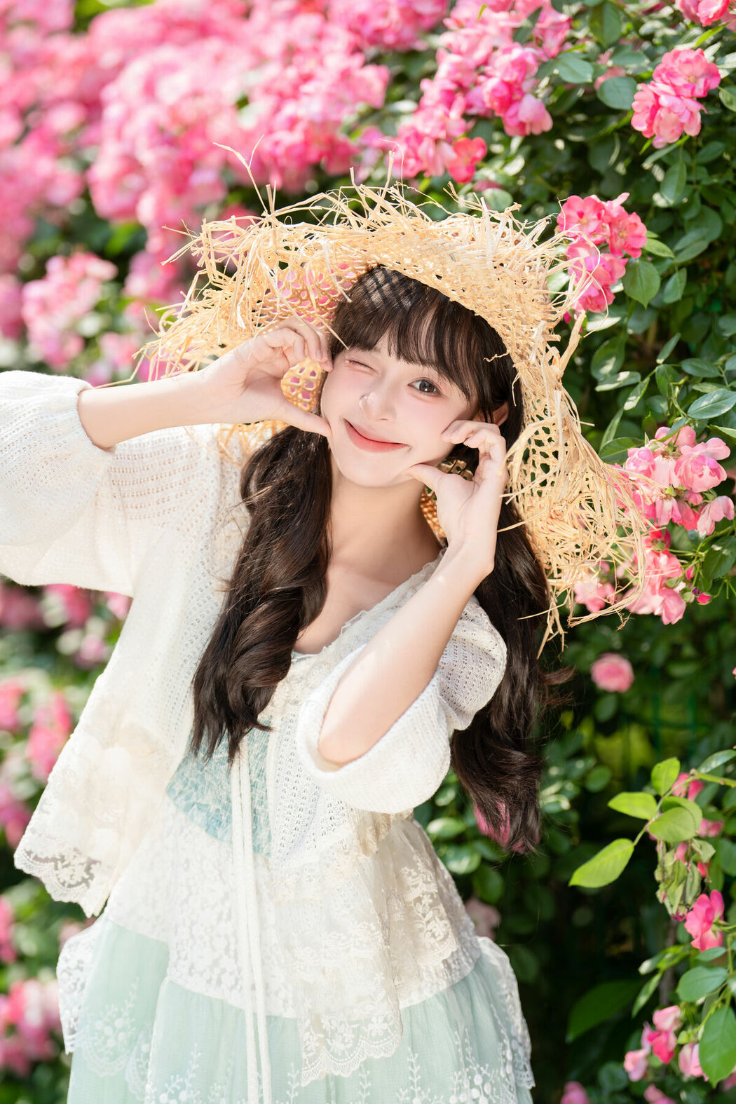 YiTuYu艺图语 Vol.9047 Xia Yu Xiao Nian (36P)