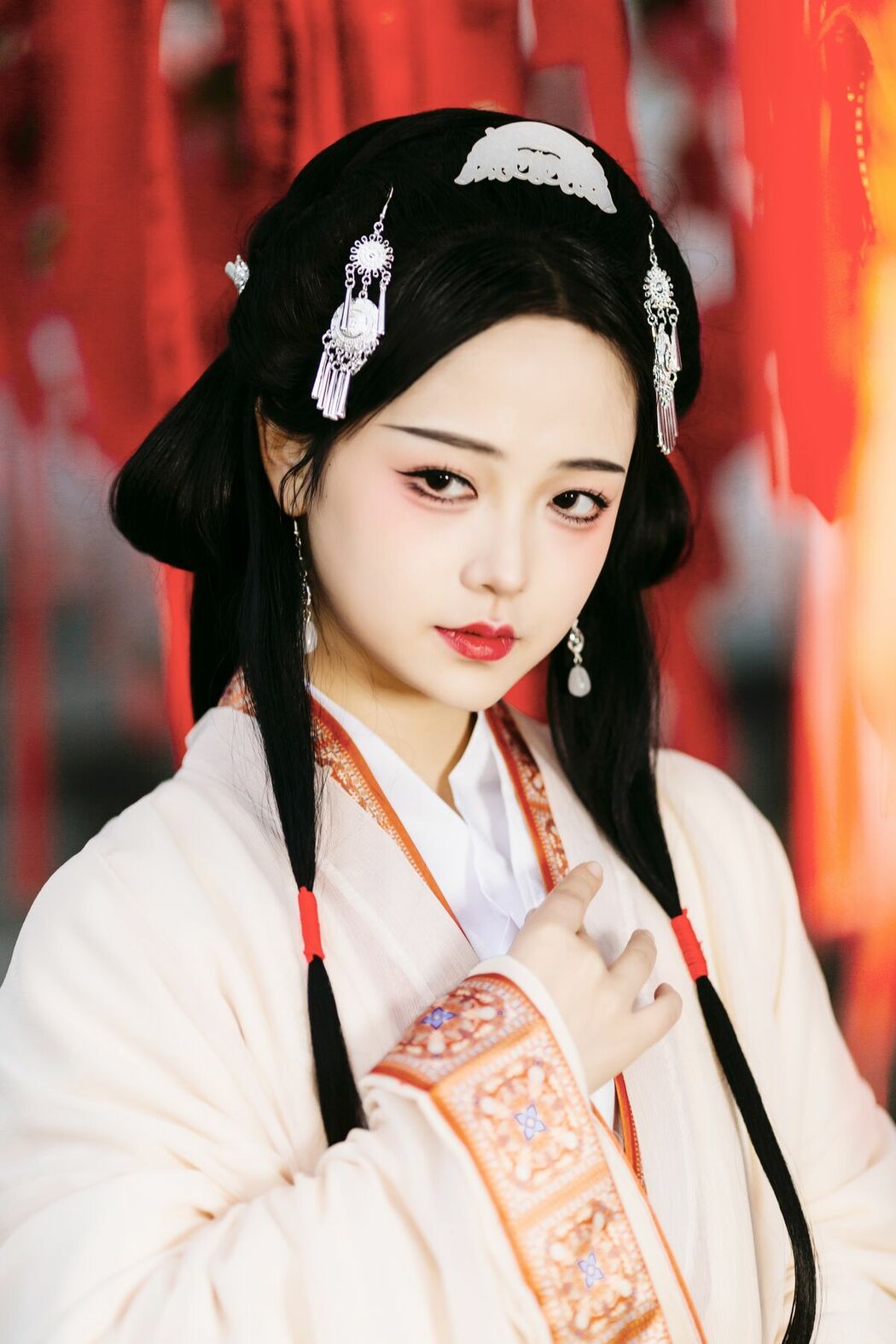 YiTuYu艺图语 Vol.9054 Qi Qi RY (28P)