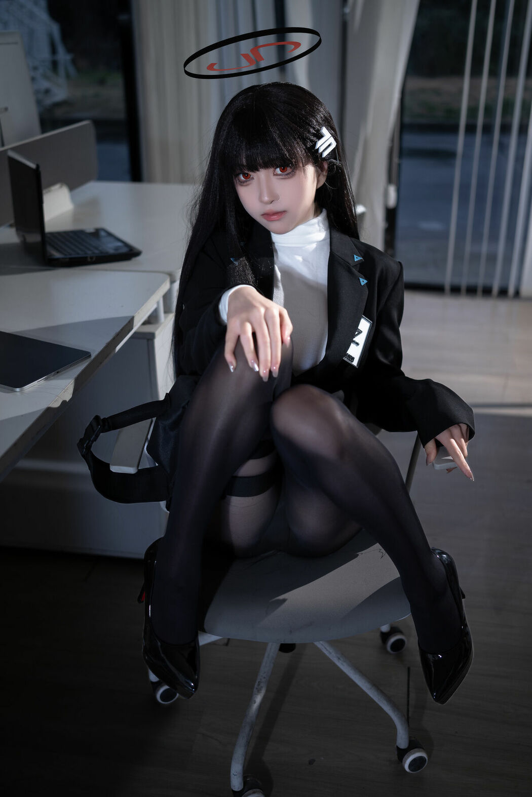 Coser@矢量鱼 – 蔚蓝档案 调月莉音 黑丝OL (37P)