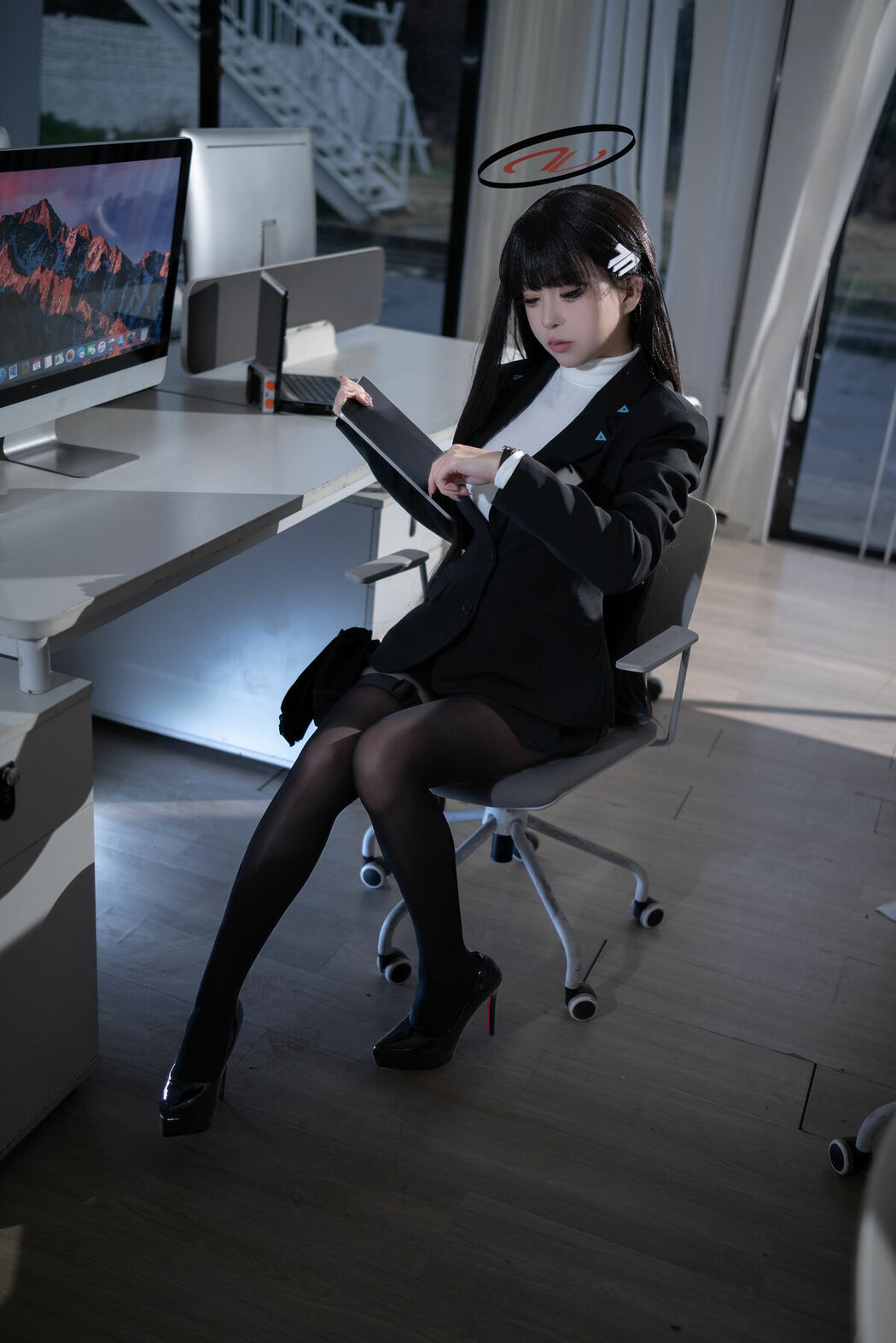 Coser@矢量鱼 – 蔚蓝档案 调月莉音 黑丝OL (37P)