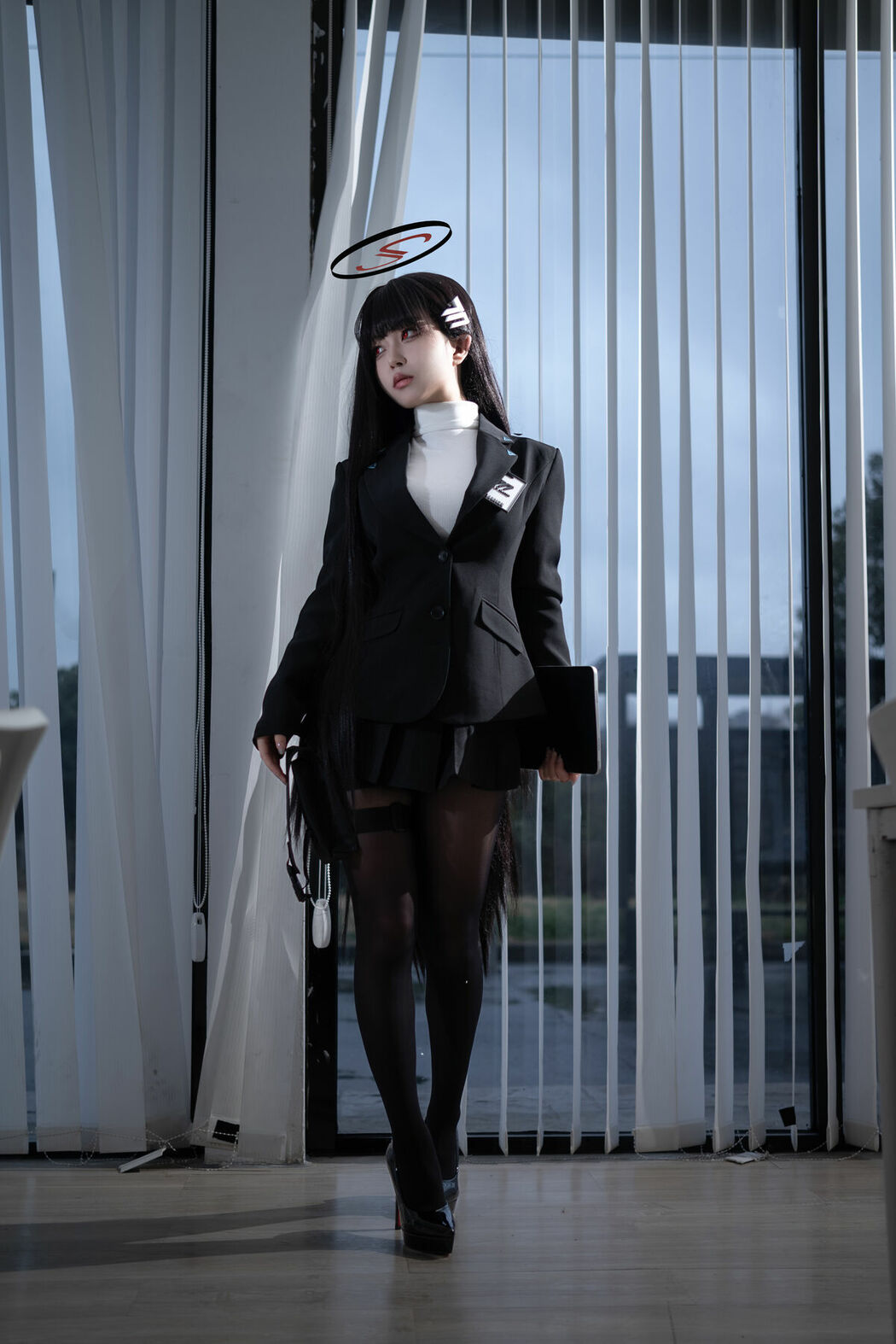 Coser@矢量鱼 – 蔚蓝档案 调月莉音 黑丝OL (37P)