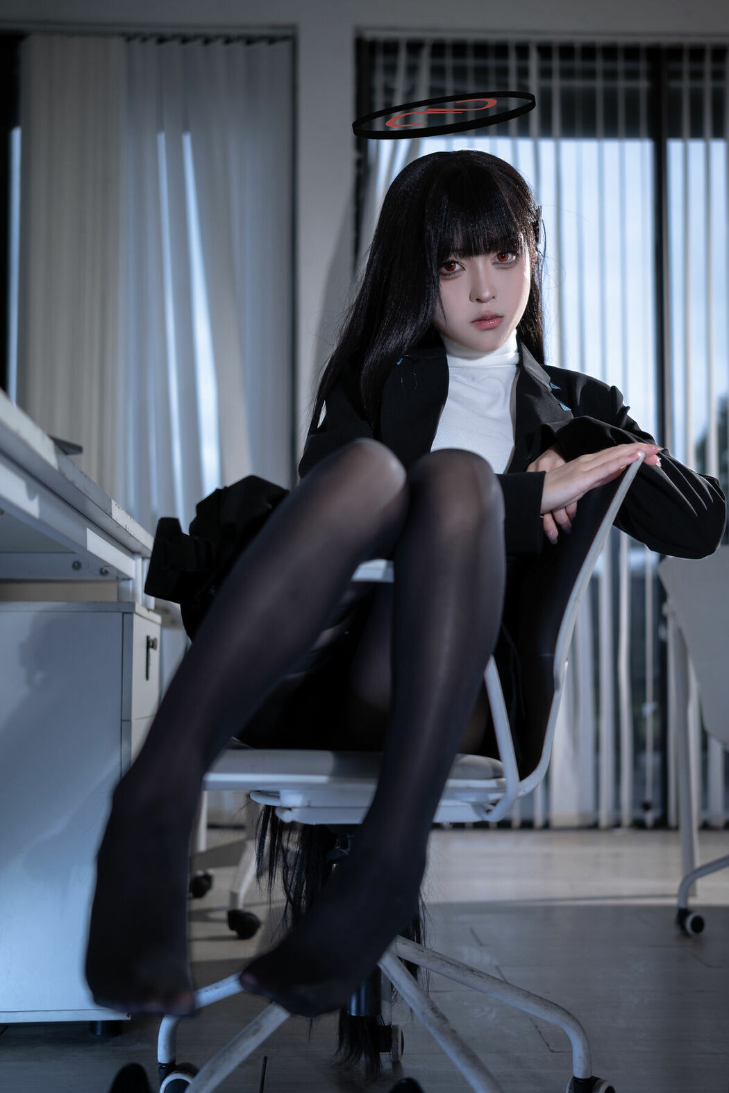 Coser@矢量鱼 – 蔚蓝档案 调月莉音 黑丝OL (37P)