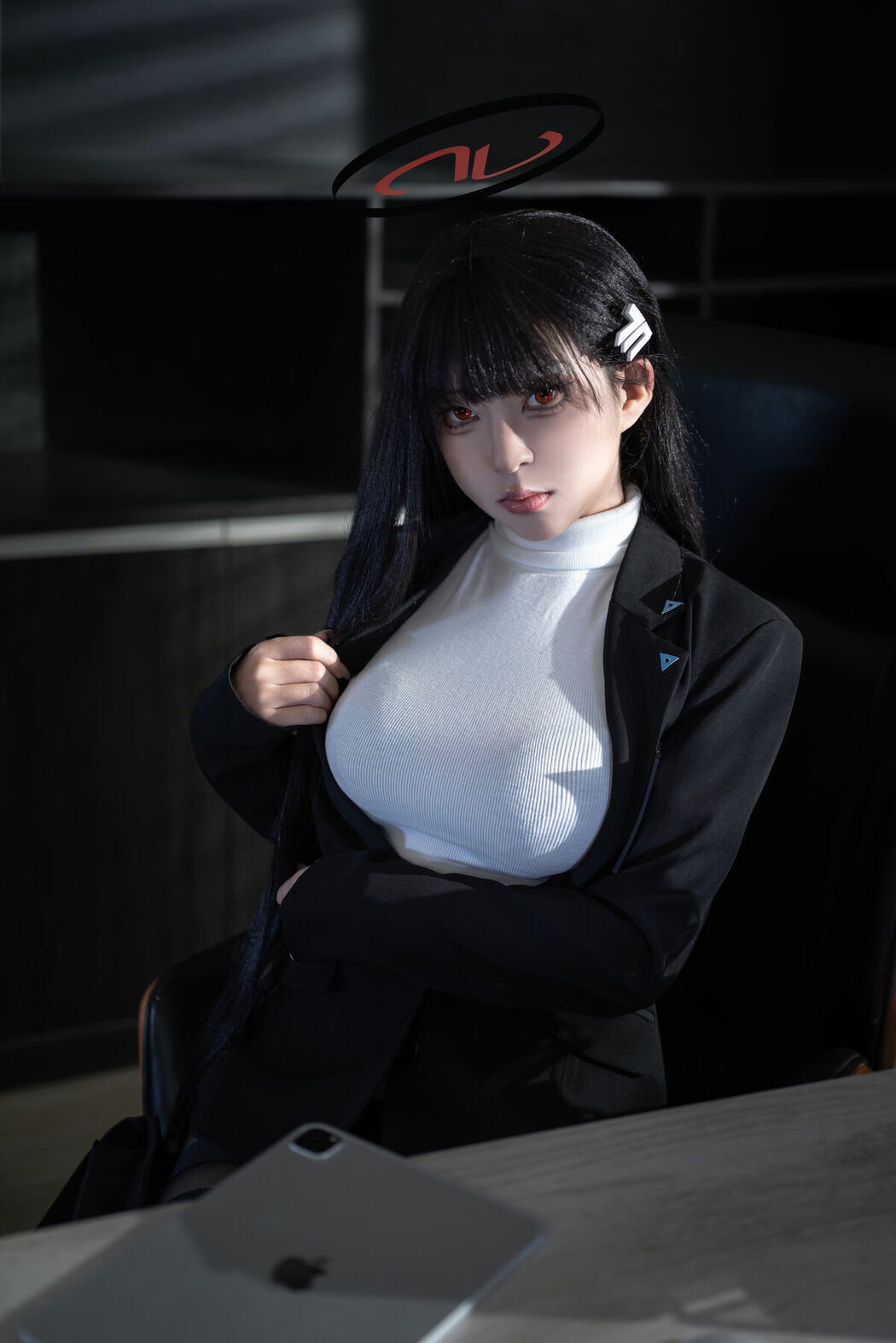 Coser@矢量鱼 – 蔚蓝档案 调月莉音 黑丝OL (37P)