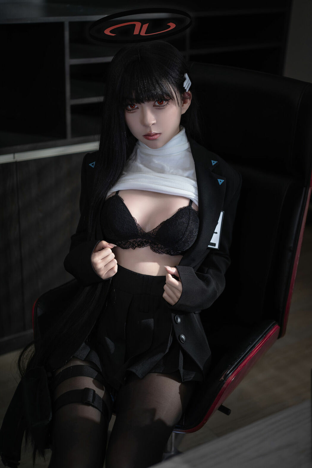 Coser@矢量鱼 – 蔚蓝档案 调月莉音 黑丝OL (37P)