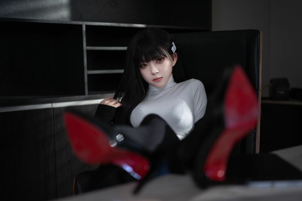 Coser@矢量鱼 – 蔚蓝档案 调月莉音 黑丝OL (37P)