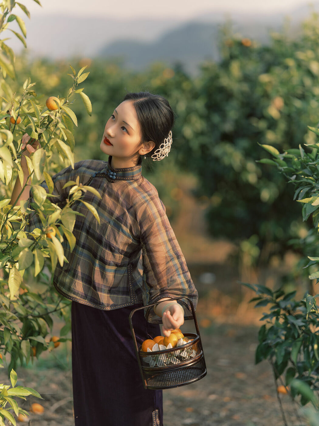 YiTuYu艺图语 Vol.9068 Yao Guai Na Li Tao (31P)