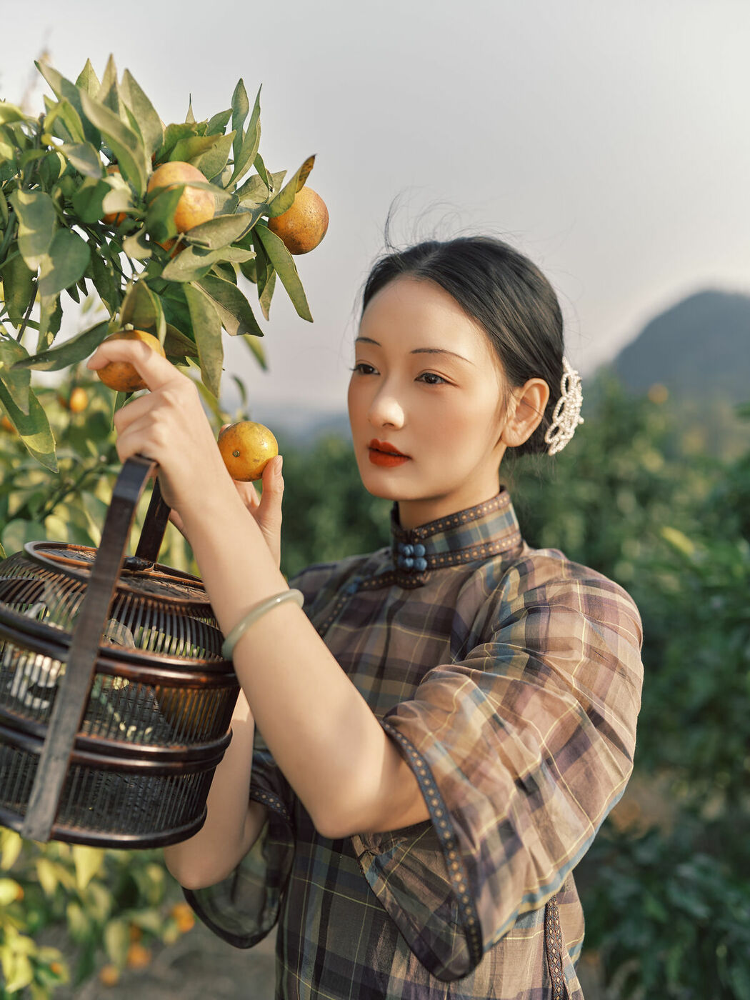 YiTuYu艺图语 Vol.9068 Yao Guai Na Li Tao (31P)