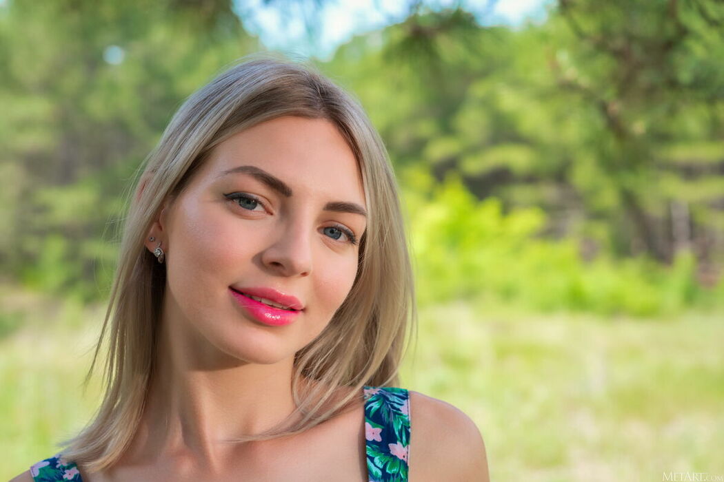 MetArt Roxy – Presenting Roxy Part01 (53P)