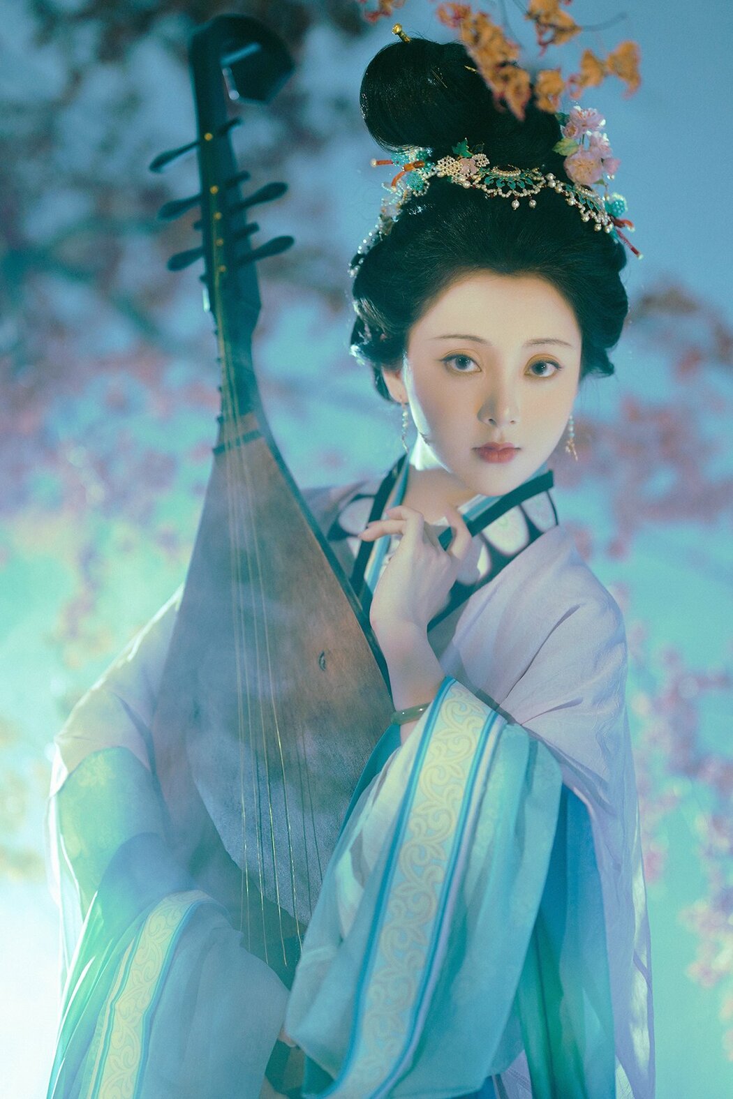 YiTuYu艺图语 Vol.9084 Yu Yue Shi Tu Tu (24P) Cover Photo