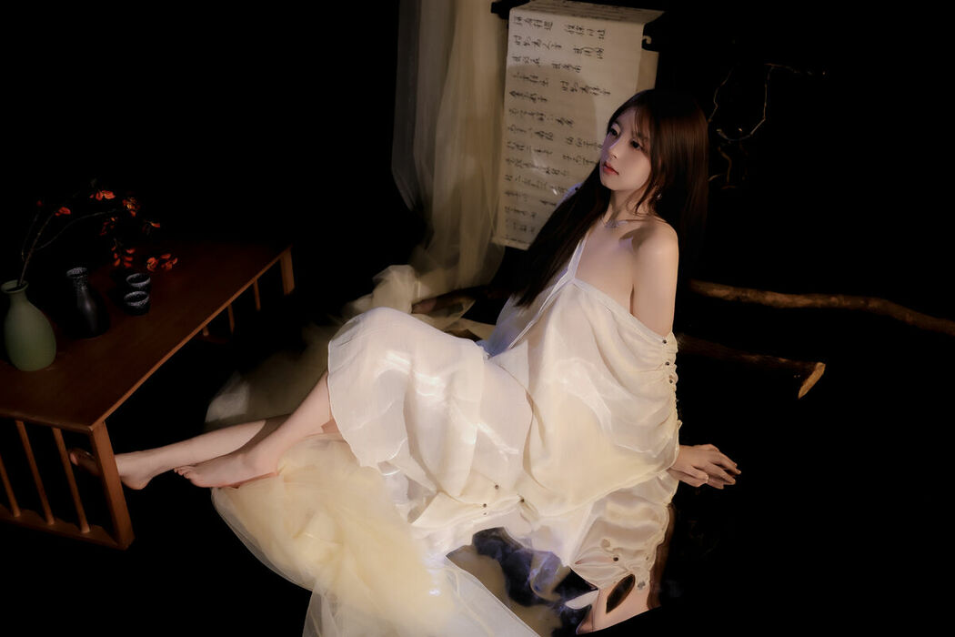 YiTuYu艺图语 Vol.9082 Li Ji Rou (32P)