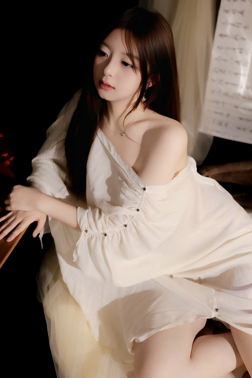 YiTuYu艺图语 Vol.9082 Li Ji Rou (32P) Cover Photo