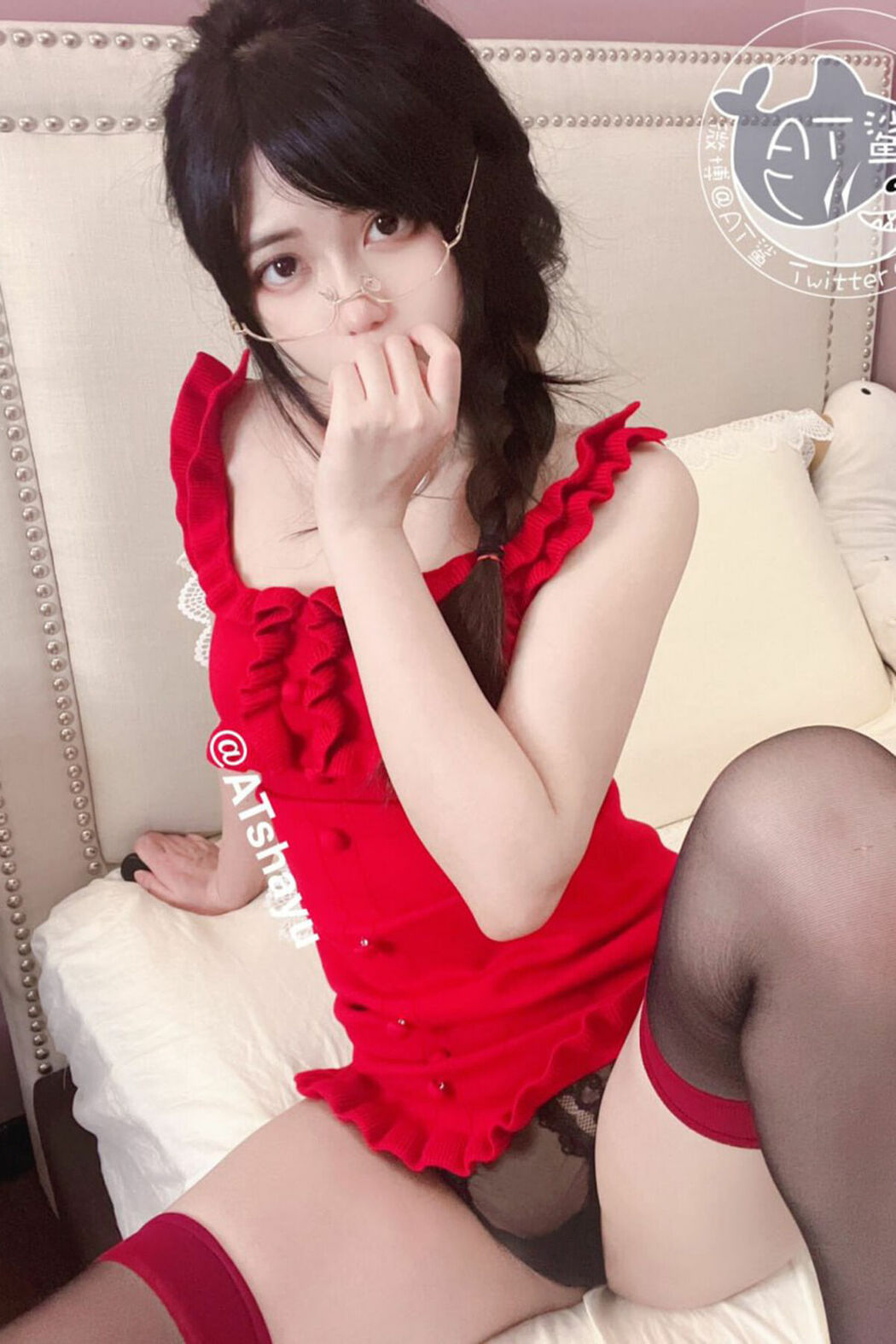 Coser@AT鲨 – 小红裙 (61P) Cover Photo