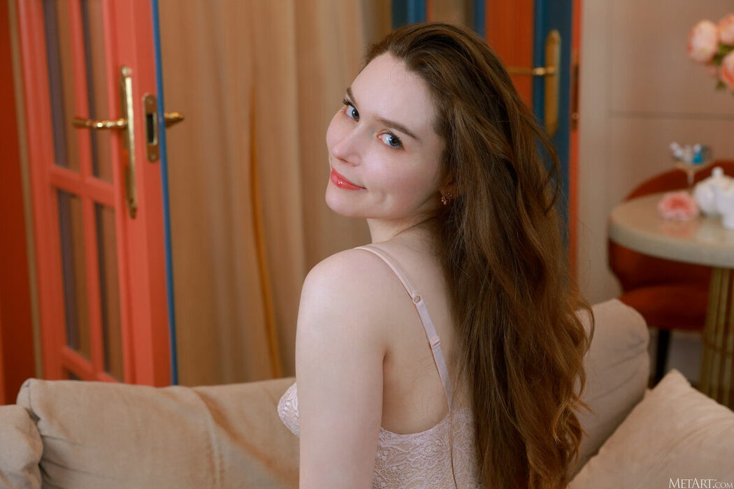 MetArt Carley – Presenting Carley Part01 (60P)