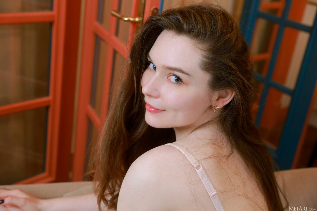 MetArt Carley – Presenting Carley Part01 (60P)