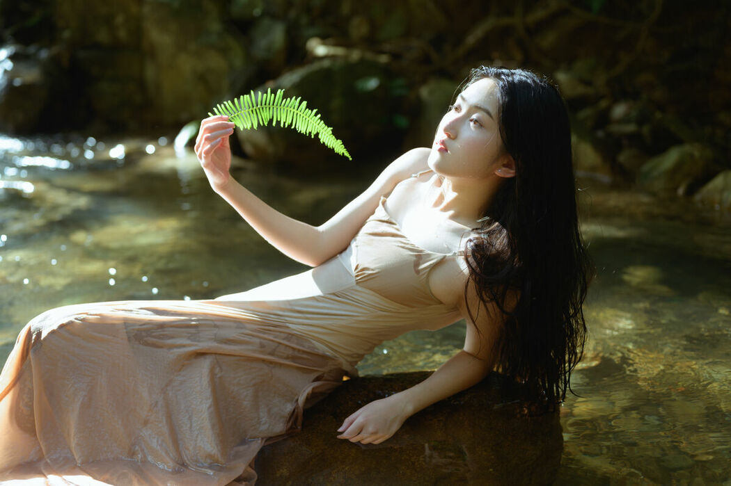 YiTuYu艺图语 Vol.9104 Ye Zhi Zhi Zhi (18P)