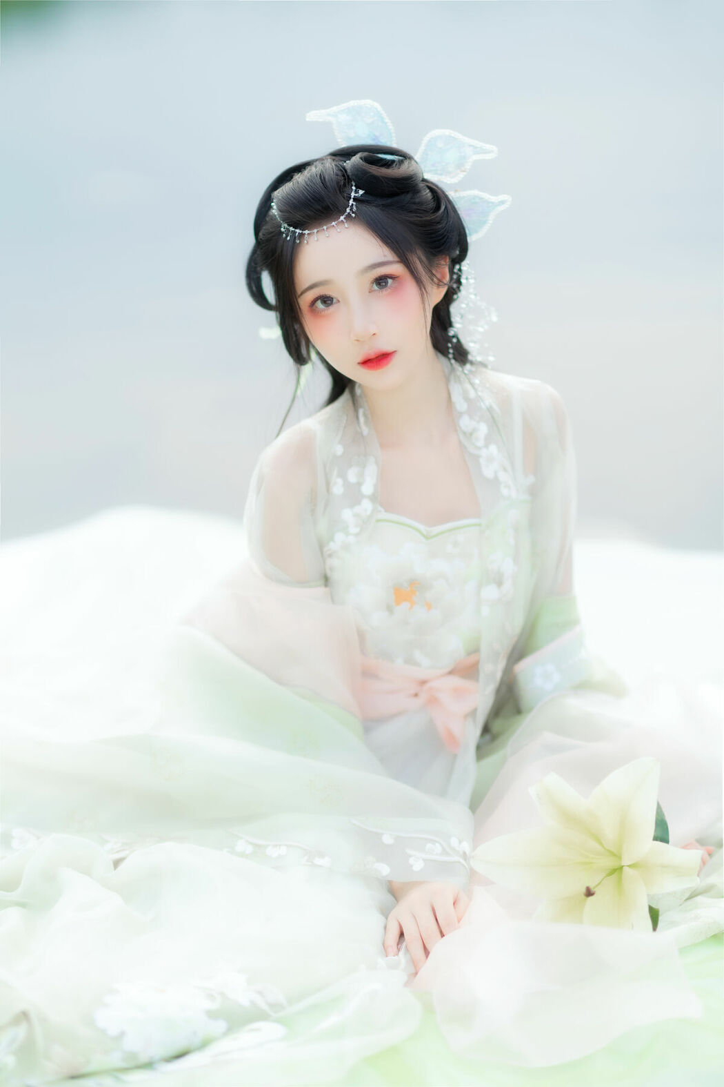 YiTuYu艺图语 Vol.9110 Qi Luo Sheng De Xiao Su Su (30P)