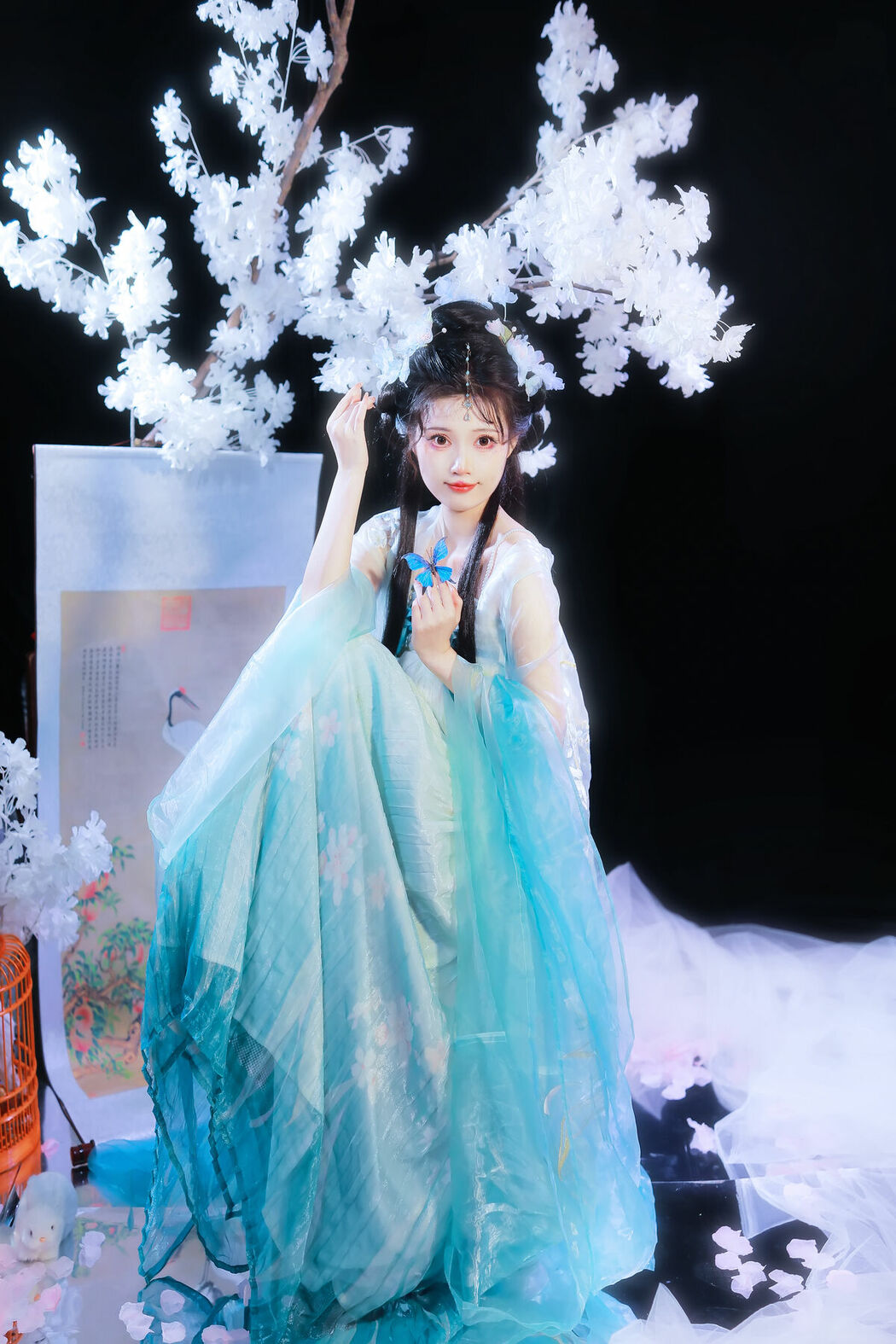 YiTuYu艺图语 Vol.9095 Yun Duo You Dian Tian (17P)