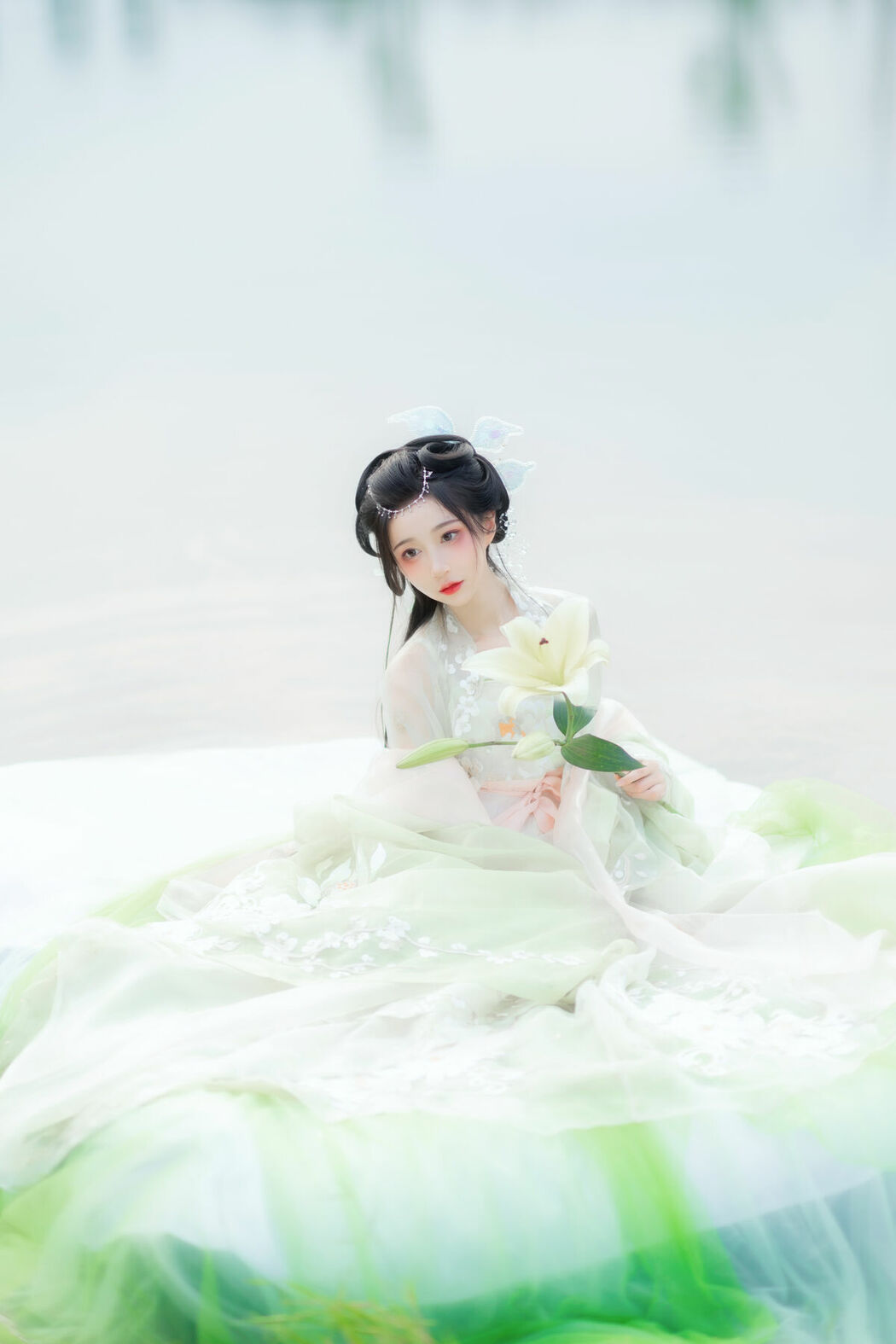 YiTuYu艺图语 Vol.9110 Qi Luo Sheng De Xiao Su Su (30P)