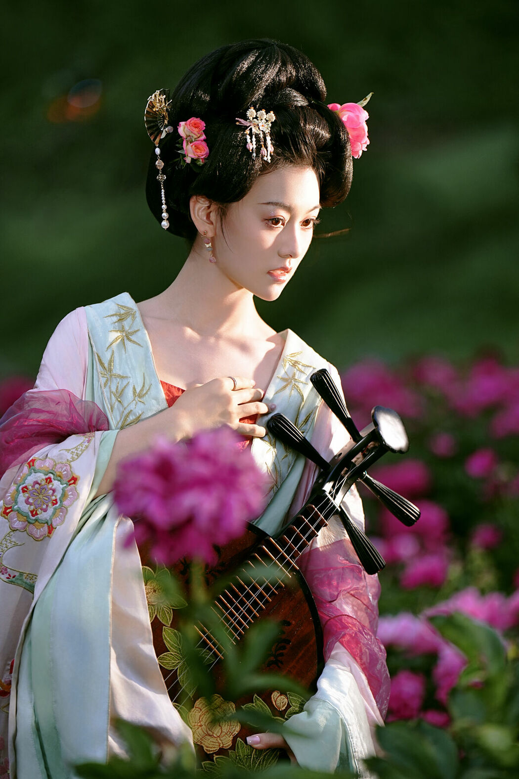 YiTuYu艺图语 Vol.9113 Li Zhi Xiao Ye (14P)