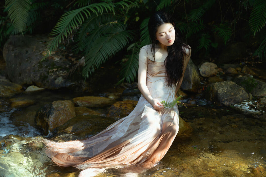 YiTuYu艺图语 Vol.9104 Ye Zhi Zhi Zhi (18P)