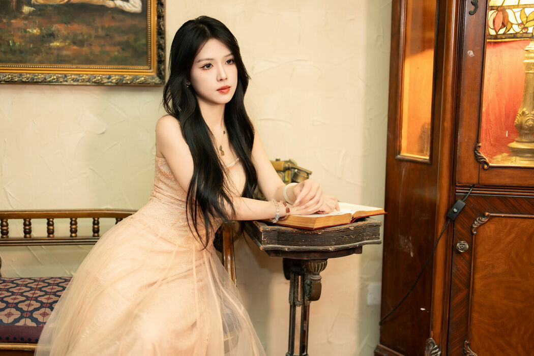 YiTuYu艺图语 Vol.9096 Xiao Wai (37P)