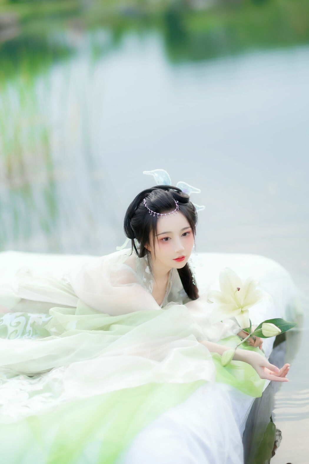 YiTuYu艺图语 Vol.9110 Qi Luo Sheng De Xiao Su Su (30P)