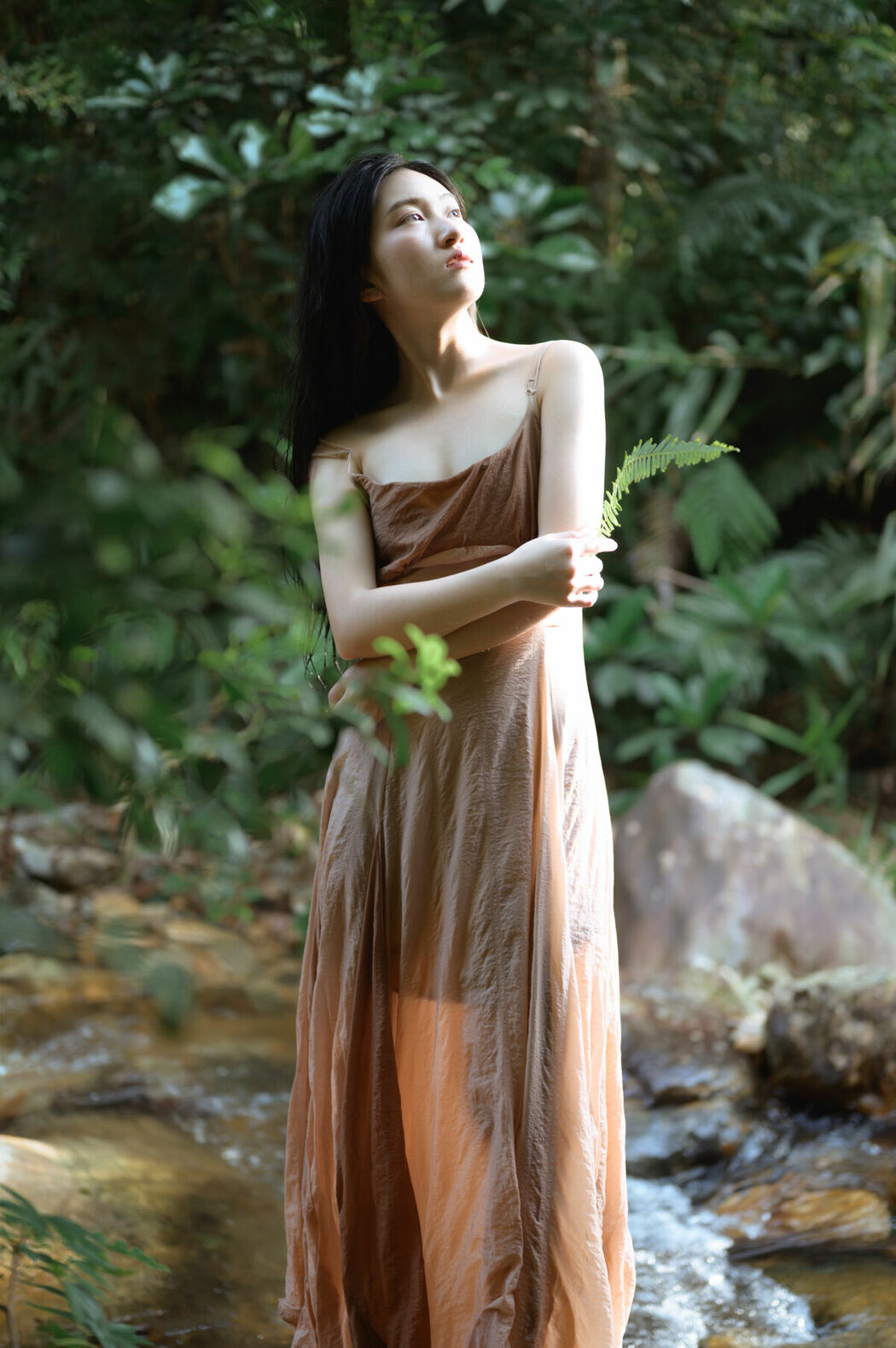 YiTuYu艺图语 Vol.9104 Ye Zhi Zhi Zhi (18P)