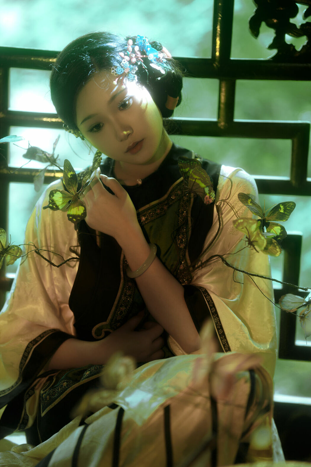 YiTuYu艺图语 Vol.9108 Yue Yue (27P)