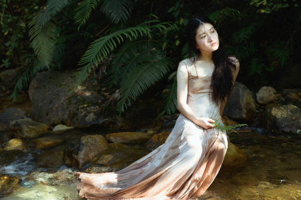 YiTuYu艺图语 Vol.9104 Ye Zhi Zhi Zhi (18P)