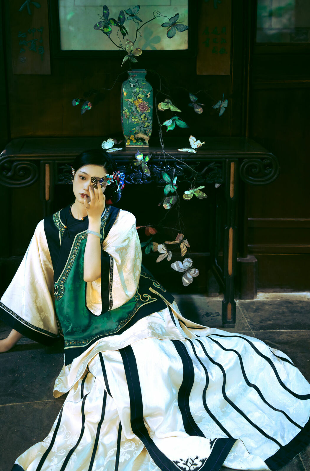 YiTuYu艺图语 Vol.9108 Yue Yue (27P)