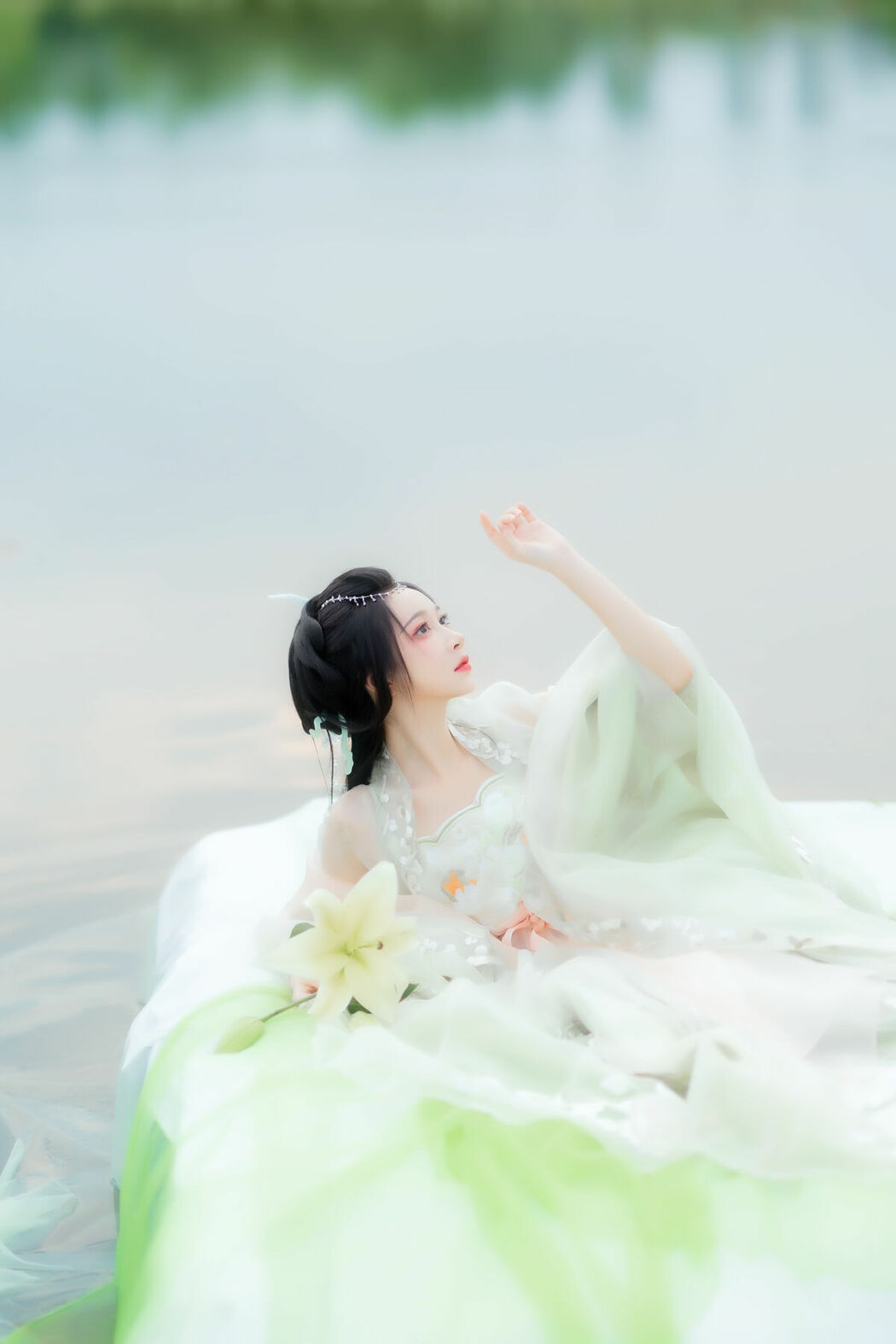 YiTuYu艺图语 Vol.9110 Qi Luo Sheng De Xiao Su Su (30P)