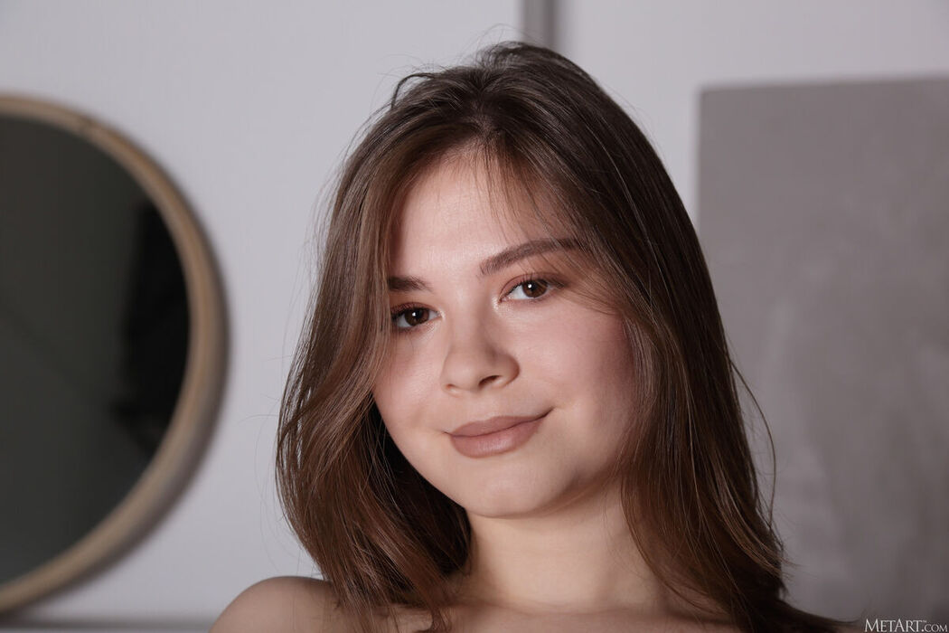 MetArt Kira Rami – Chandelier Glow Part02 (61P)