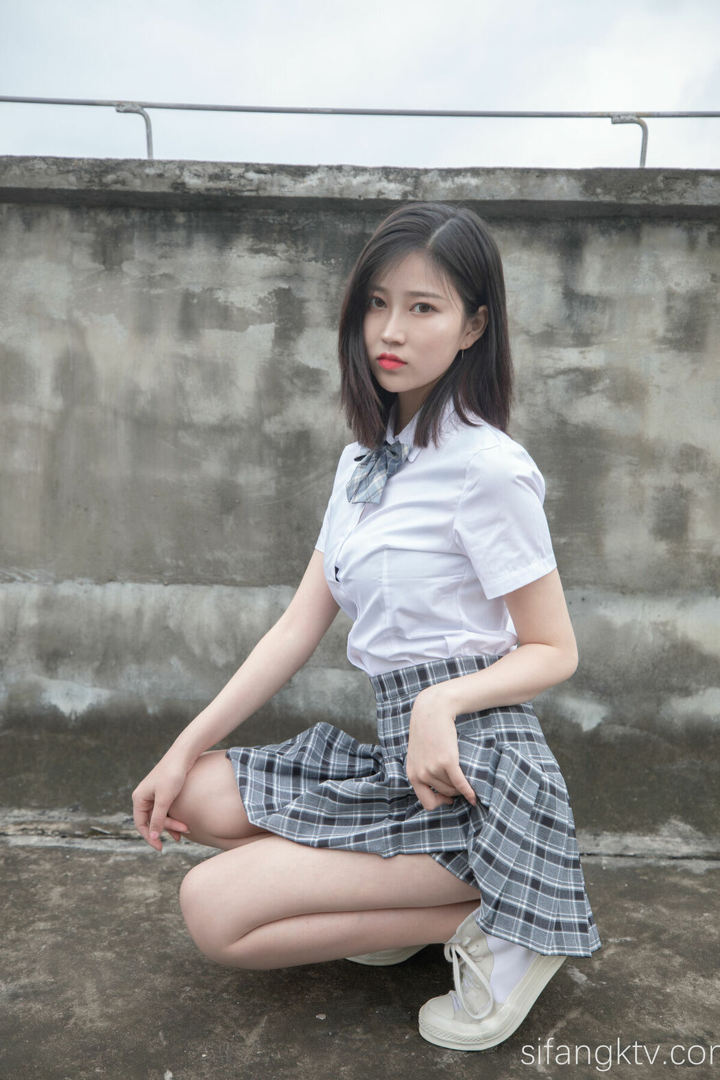 Coser@年年Nnian – 天台JK (79P – 1V)