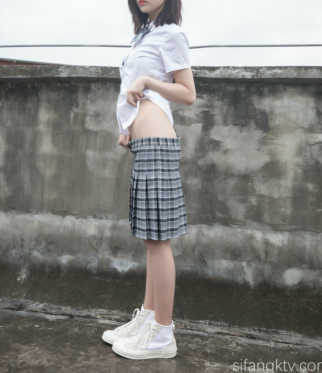 Coser@年年Nnian – 天台JK (79P – 1V)